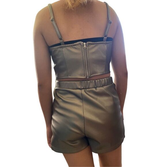 Kirious NWOT Space Age Outfit Set Metallic Skort/ Crop Top Cyberpunk Steampunk S - Picture 2 of 8
